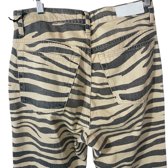 Re/Done 70s Tiger Print Flared-Leg Jeans - Picture 8 of 14